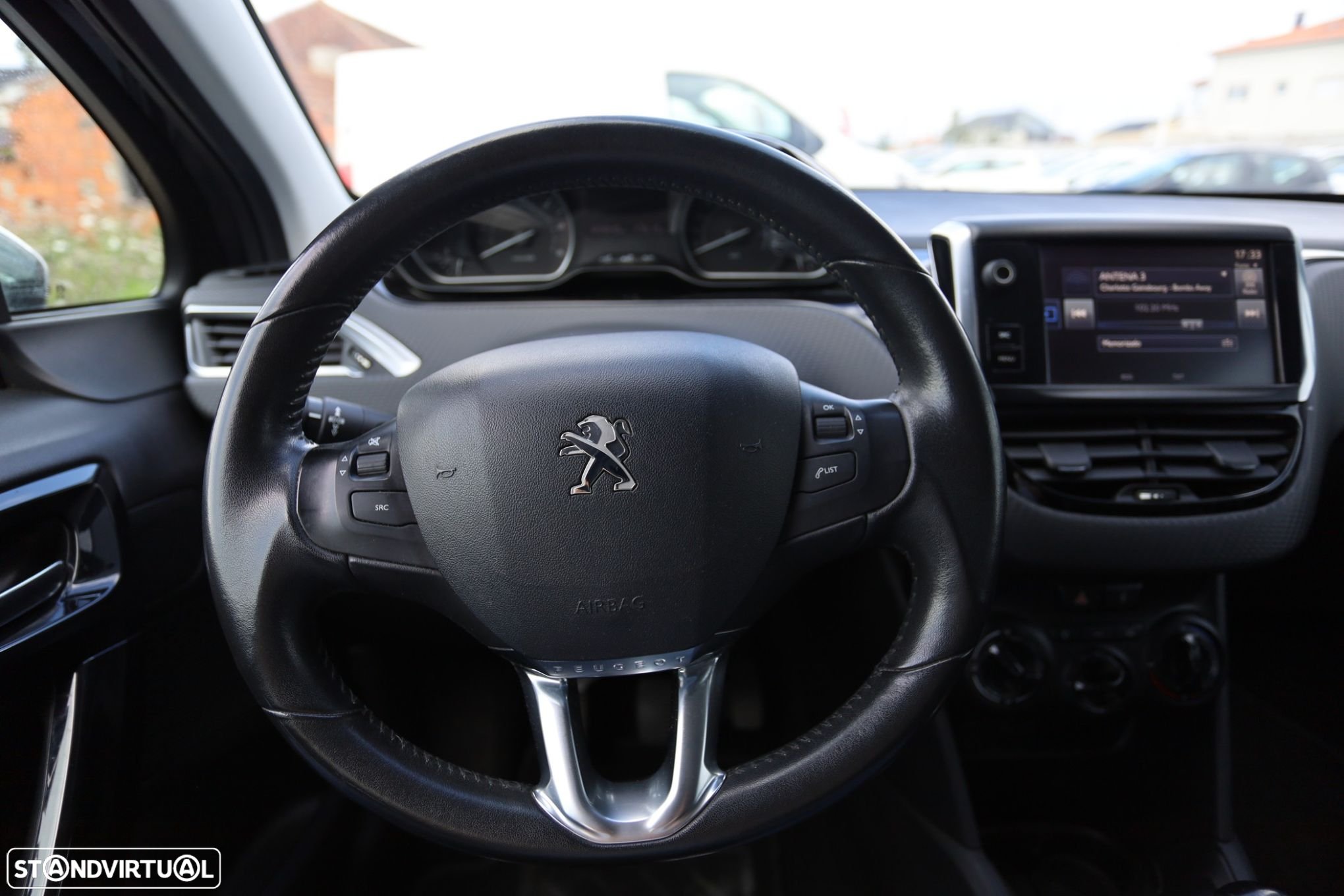 Peugeot 208 1.6 BlueHDi Style - 11
