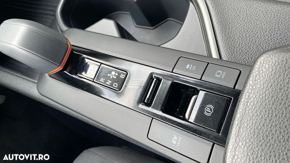 Toyota C-HR 2.0 HEV 197 CP 4x2 CVT Dynamic - 17