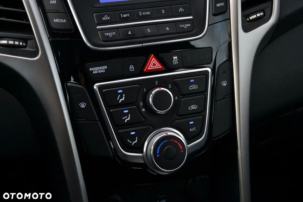 Hyundai i30 1.6 Comfort - 23