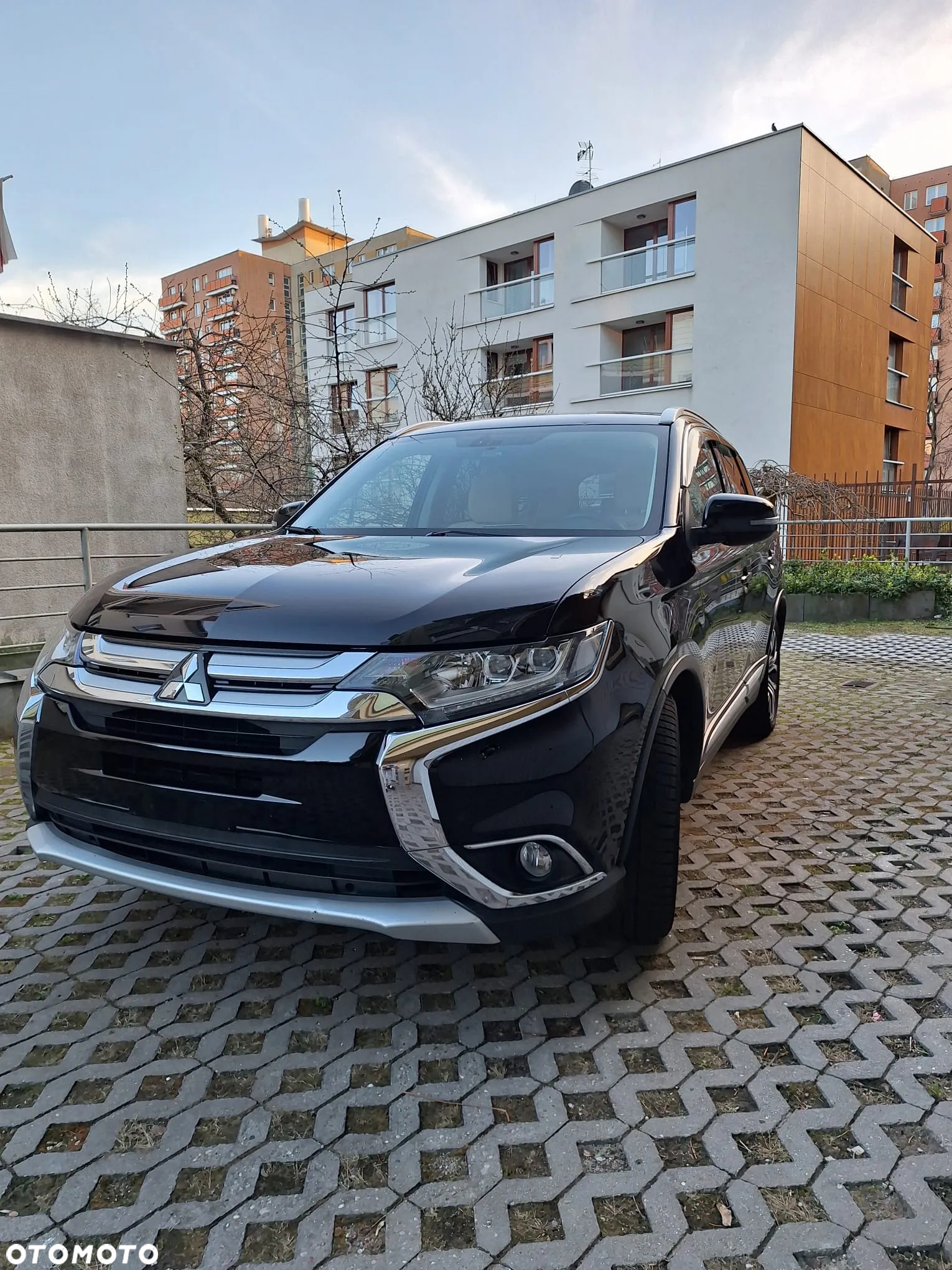 Mitsubishi Outlander 2.0 Intense 4WD CVT - 3