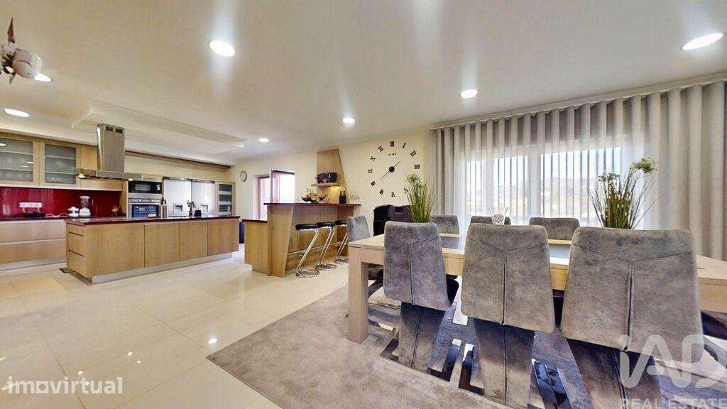 Casa / Villa T4 em Recezinhos (São Mamede) de 436,00 m2 - Grande imagem: 5/28