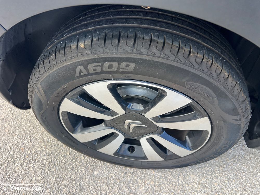 Citroën C3 1.2 PureTech Shine - 21