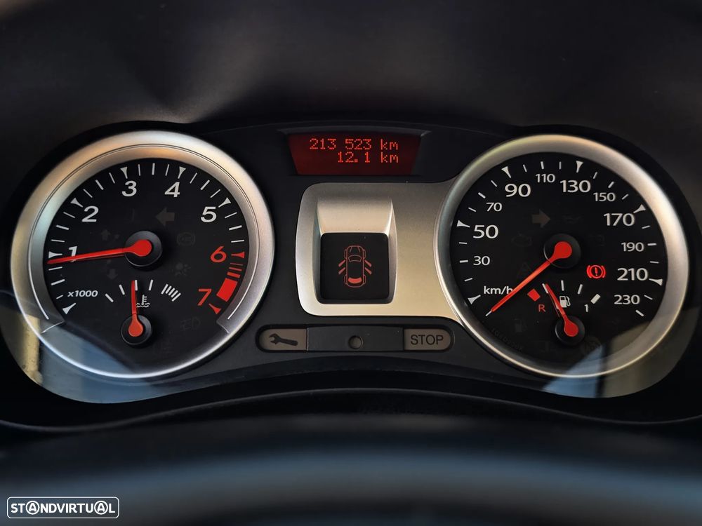 Renault Clio 1.2 16V Dynamique S - 11