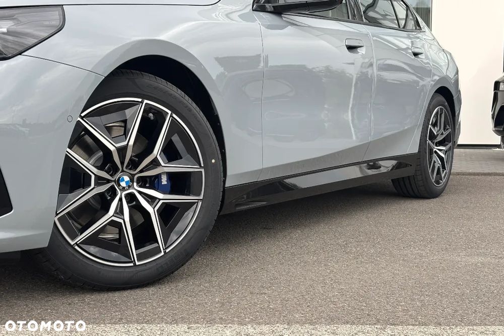 BMW Seria 5 520d xDrive mHEV - 4