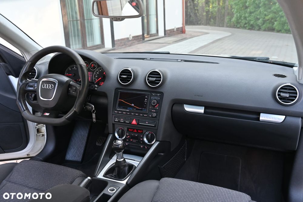 Audi A3 Sportback 2.0 TDI DPF quattro Attraction - 25
