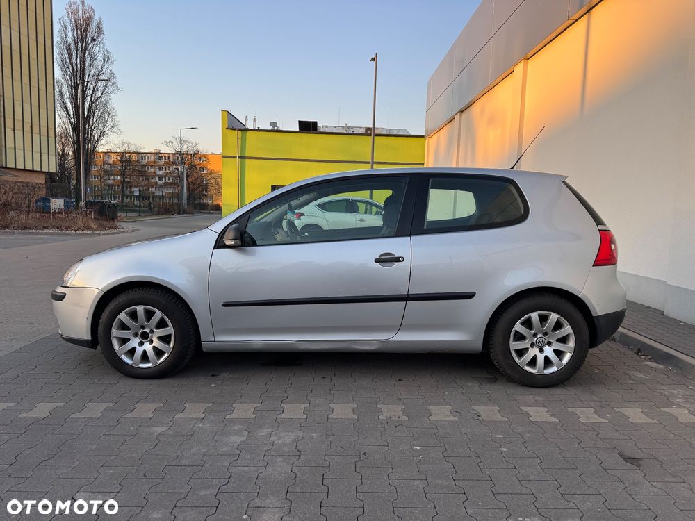 Volkswagen Golf 1.9 TDI Comfortline DSG - 4