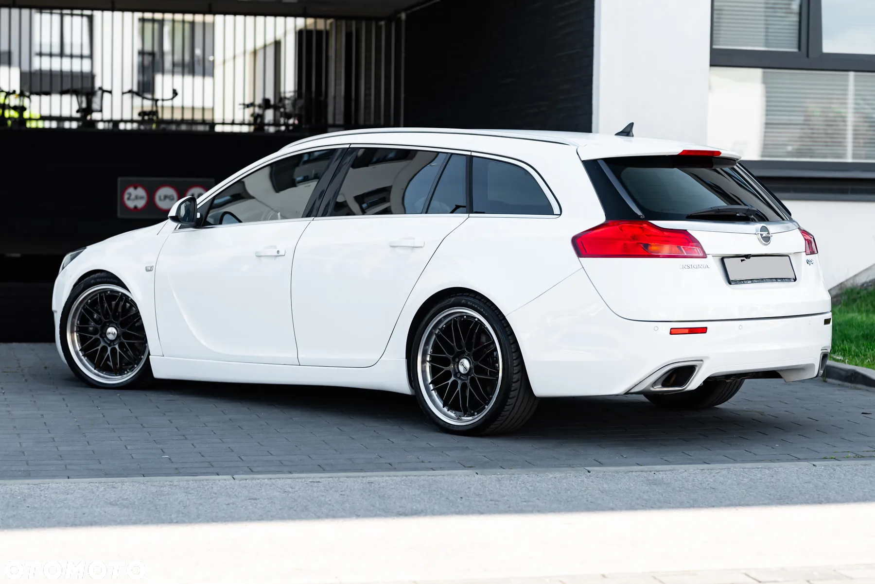 Opel Insignia 2.8 V6 Turbo 4x4 Sports Tourer OPC - 10
