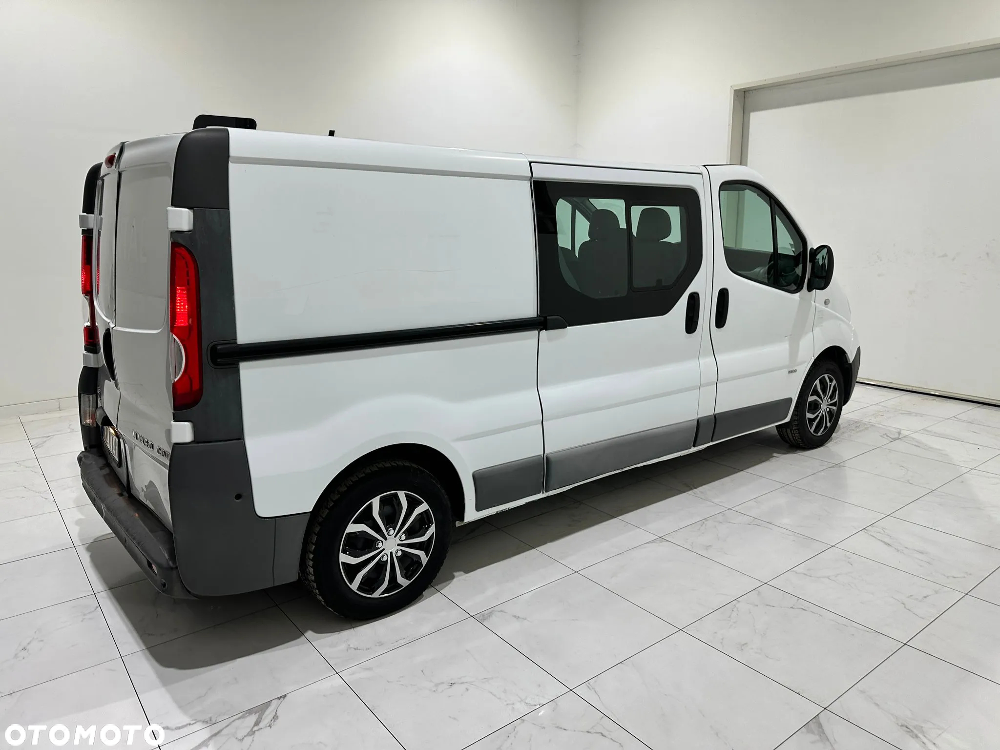 Opel VIVARO - 8