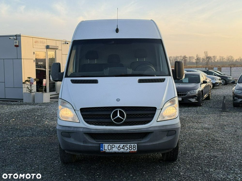 Mercedes-Benz Sprinter - 2