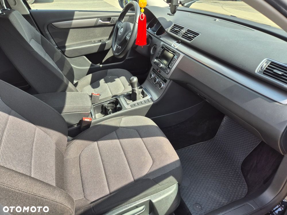 Volkswagen Passat 2.0 TDI Comfortline - 10
