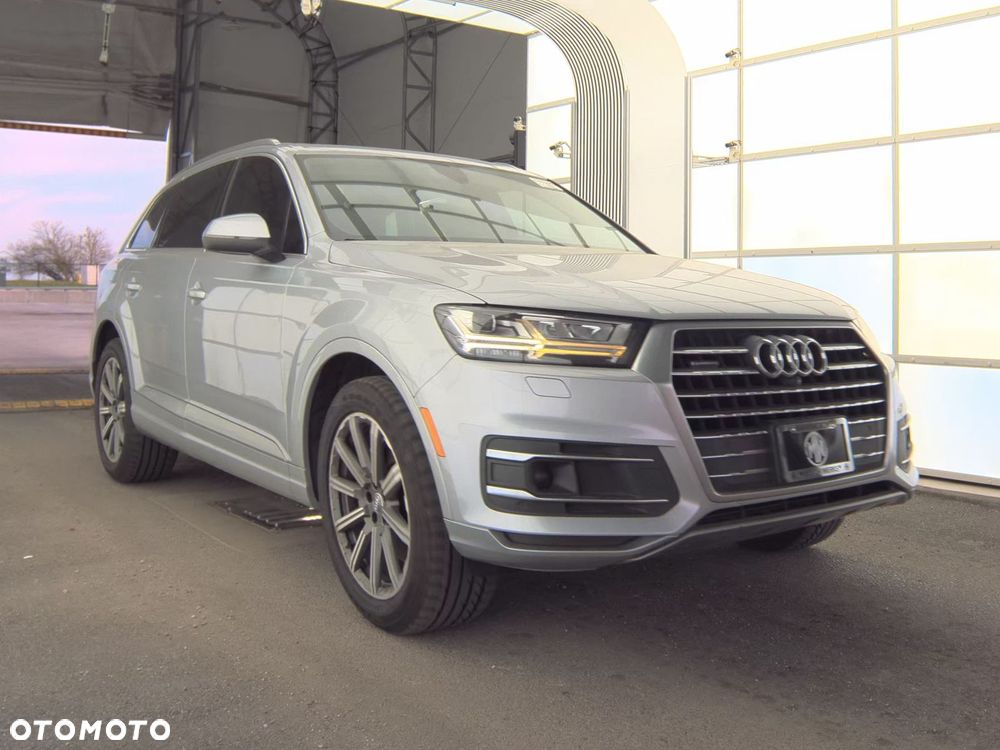 Audi Q7 - 1