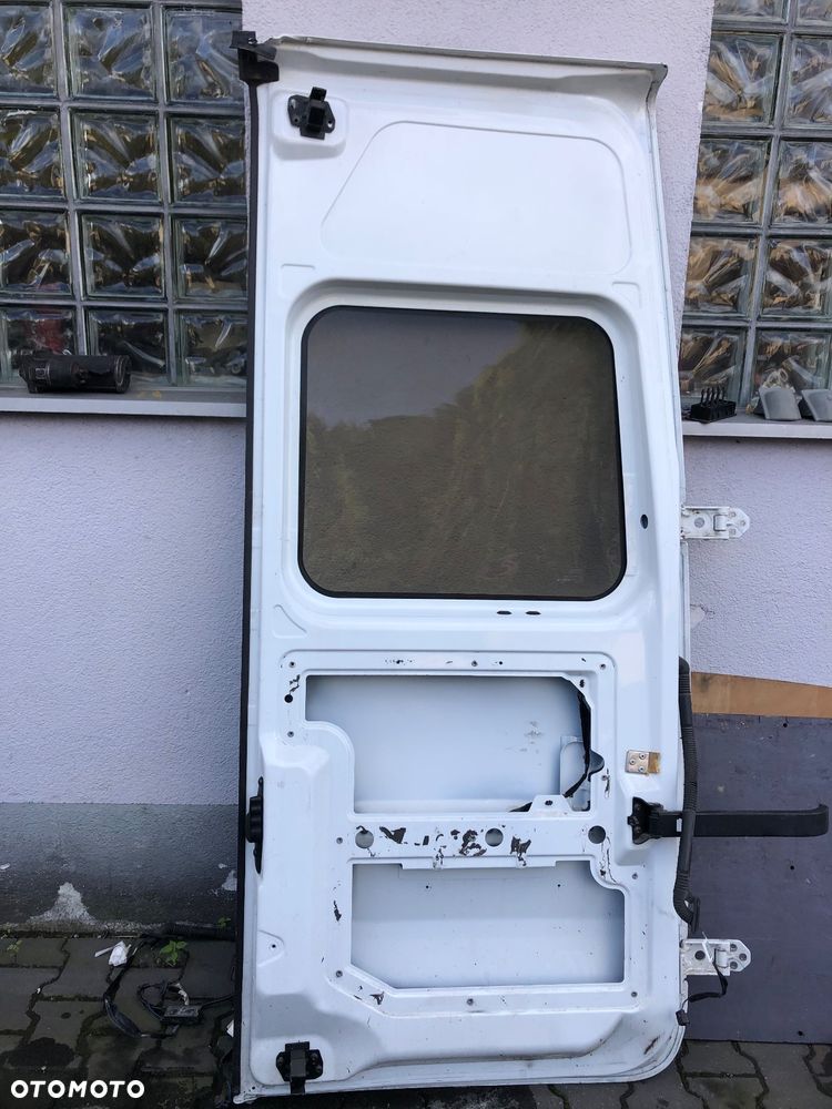 Drzwi lewe tylne z szybą kompletne Renault Master III - 2