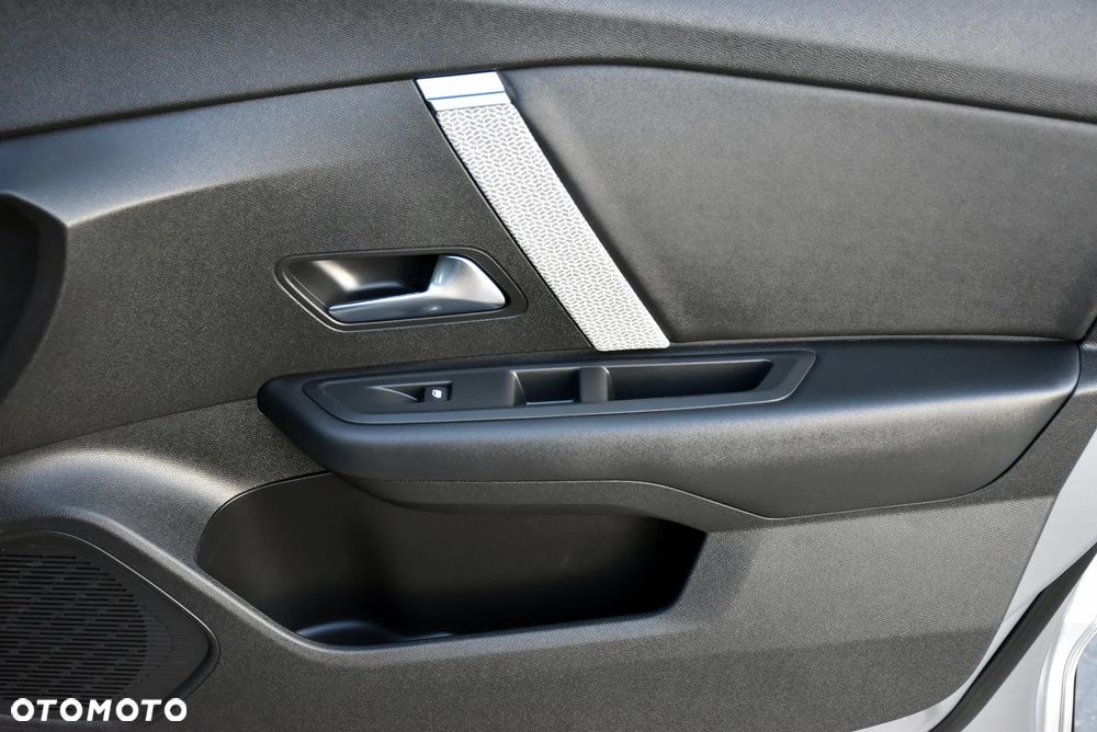 Citroën C4 BlueHDi 130 Stop&Start EAT8 FEEL PACK - 23