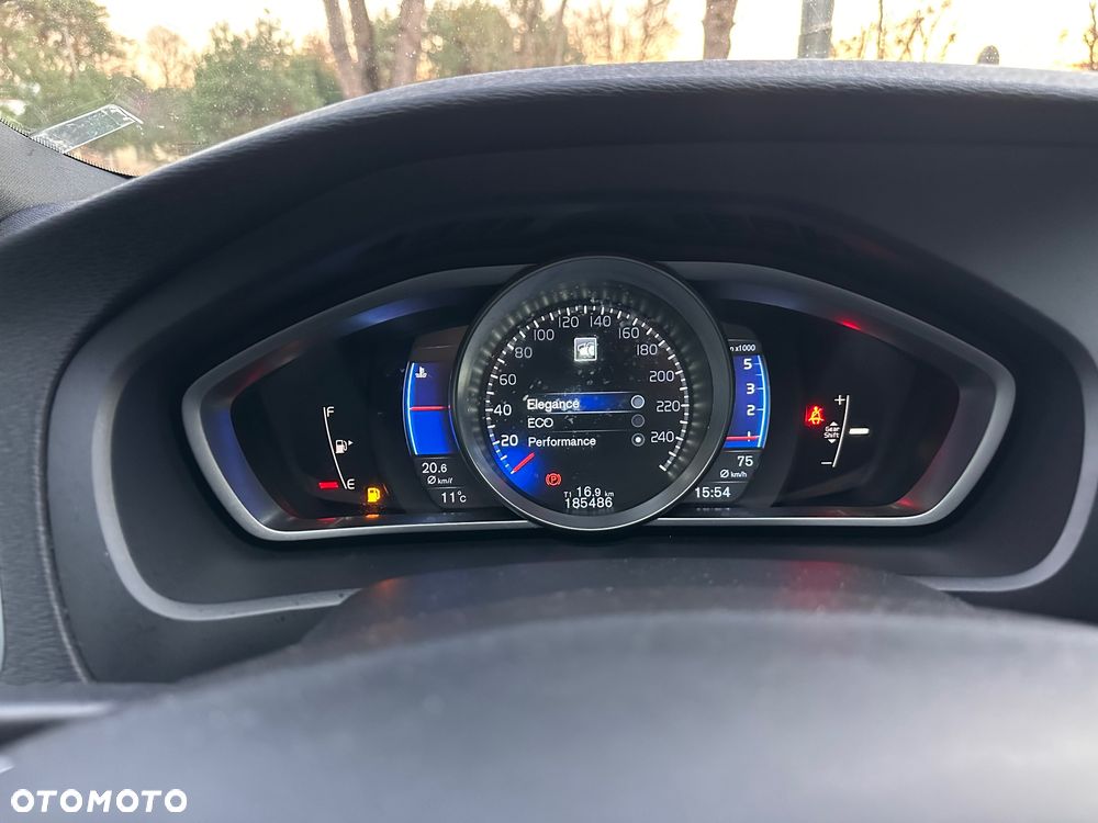 Volvo V40 D4 Drive-E R-Design Momentum - 23