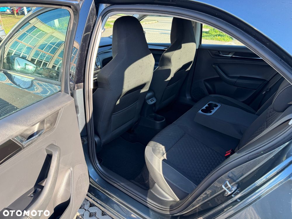 Skoda RAPID 1.0 TSI Style - 11