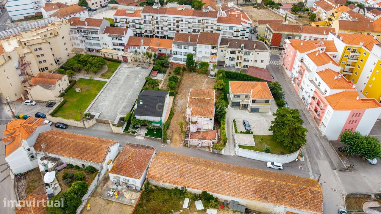 Moradia T5 para remodelar ou lote para construção — Centro do Bombarra - Grande imagem: 4/24