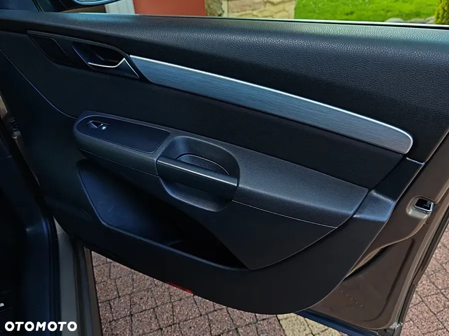 Volkswagen Sharan 2.0 TDI (BlueMotion Technology) Trendline - 31