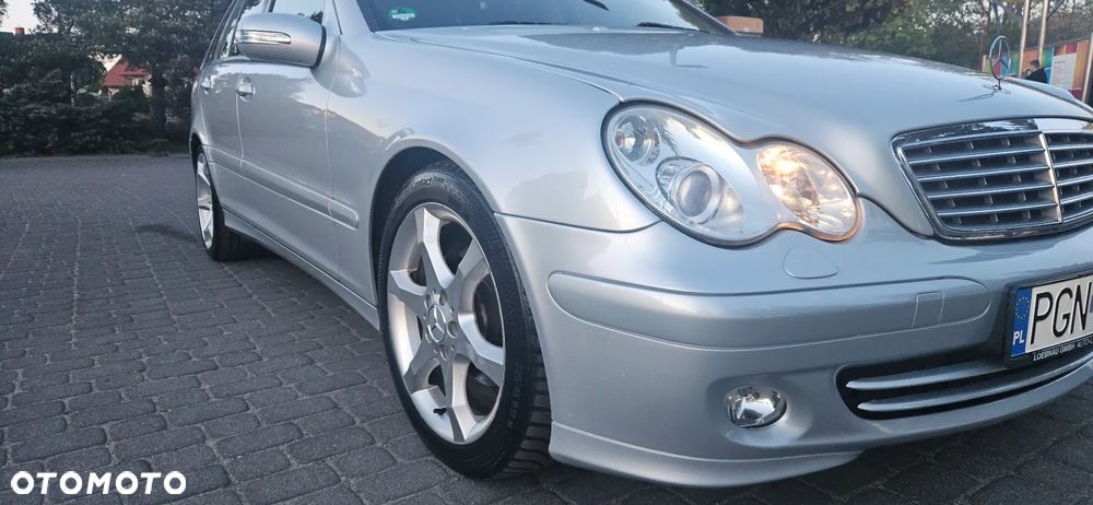 Mercedes-Benz Klasa C 180 Kompressor Automatik Avantgarde Sport Edition - 18