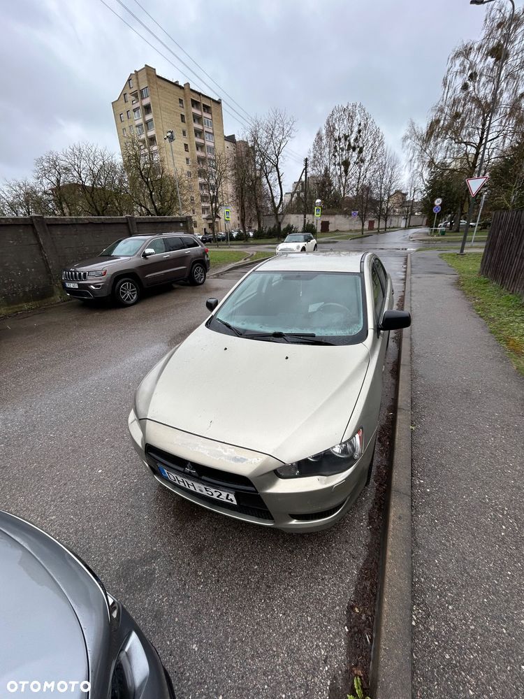 Mitsubishi Lancer 1.5 - 8