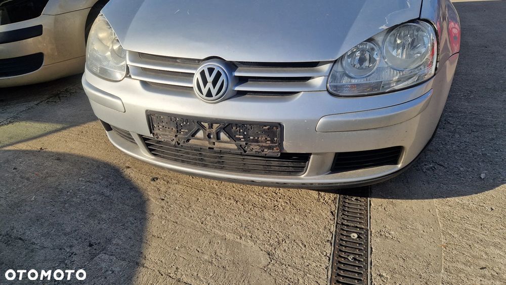 VOLKSWAGEN GOLF V ZDERZAK PRZÓD LA7W - 1