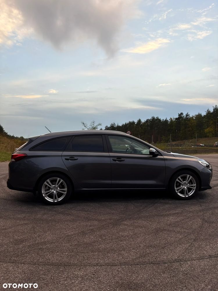 Hyundai i30 1.4 Classic + - 11