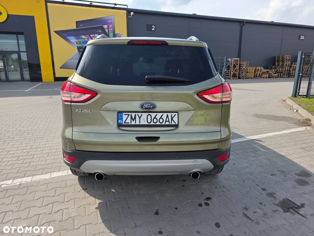 Ford Kuga 2.0 TDCi 4x4 Titanium - 4