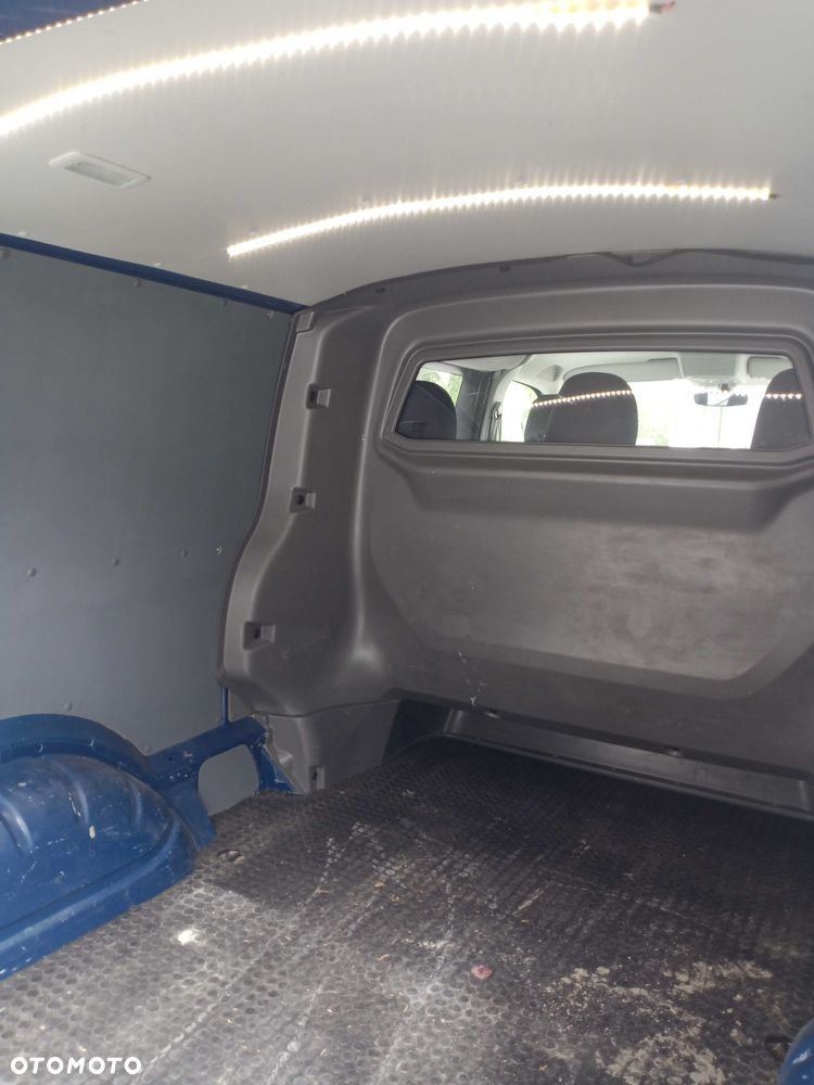 Volkswagen Transporter - 8