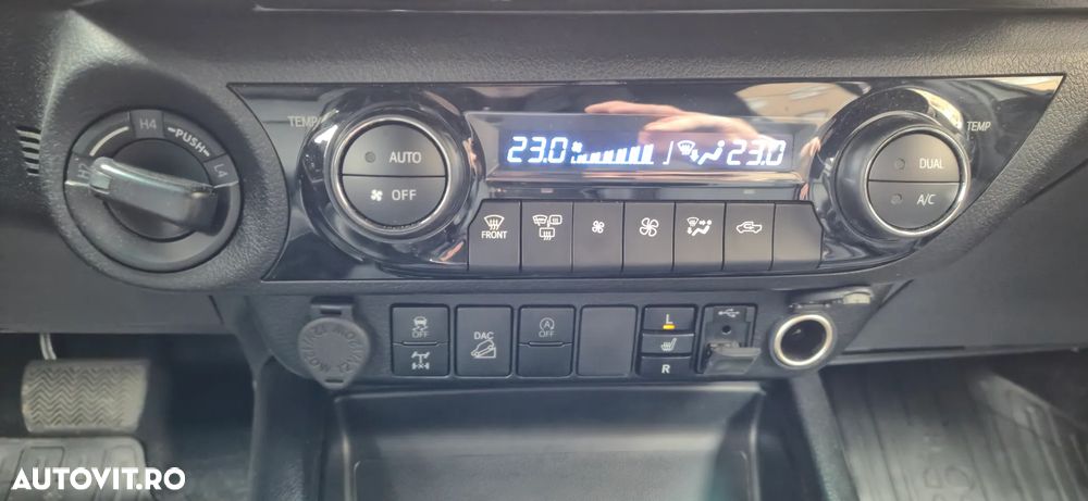 Toyota Hilux 2.8D 204CP 4x4 Double Cab AT Invincible Color Edition - 9