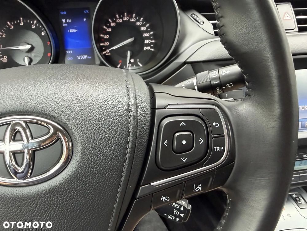 Toyota Avensis 1.8 Premium - 27