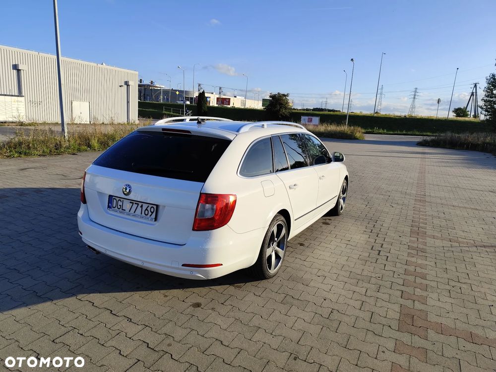 Skoda Superb 2.0 TDI Elegance DSG - 6