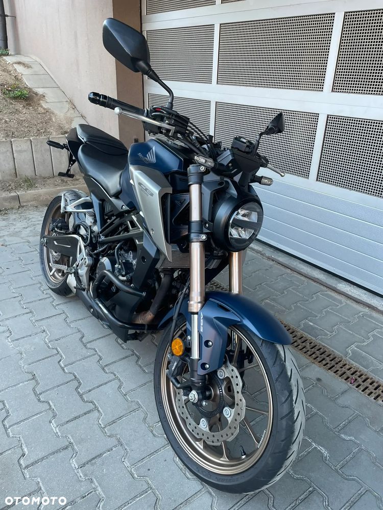 Honda CB - 9