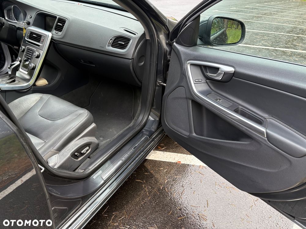 Volvo S60 T5 Drive-E Momentum - 13
