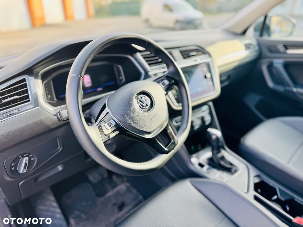 Volkswagen Tiguan - 12