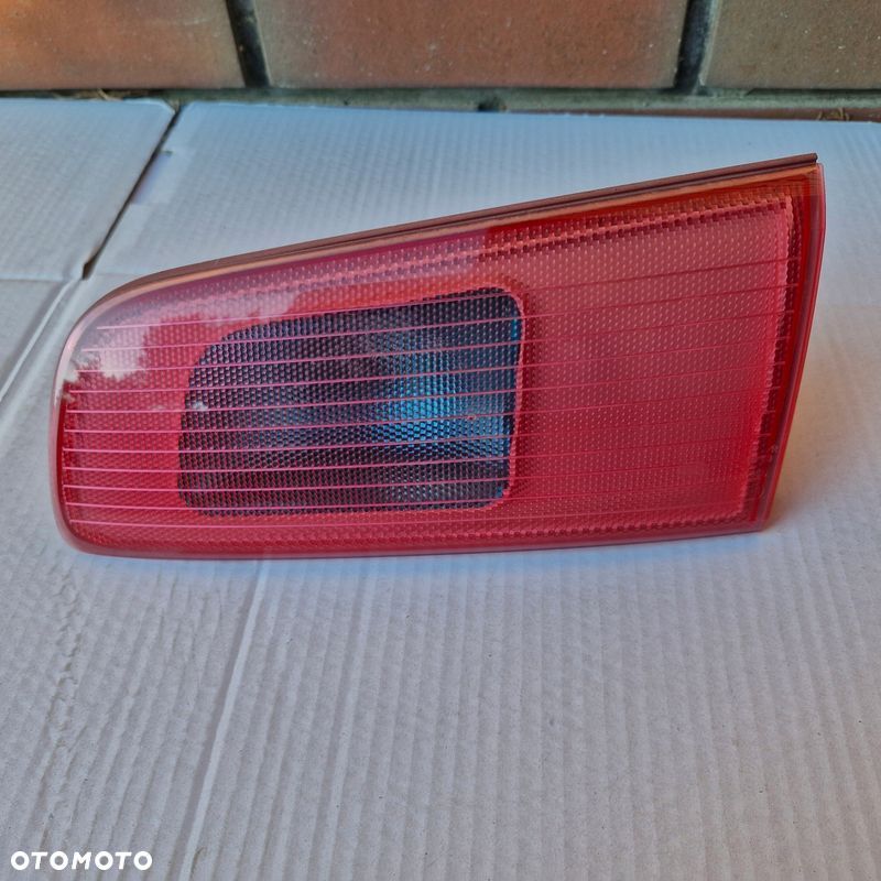 LAMPA TYŁ TYLNA PRAWA W KLAPĘ MAZDA II 2 DY 3M71-13547-AF - 1