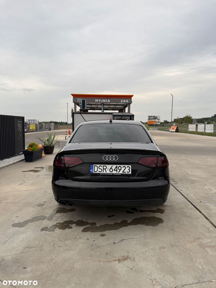 Audi A4 Limousine - 4