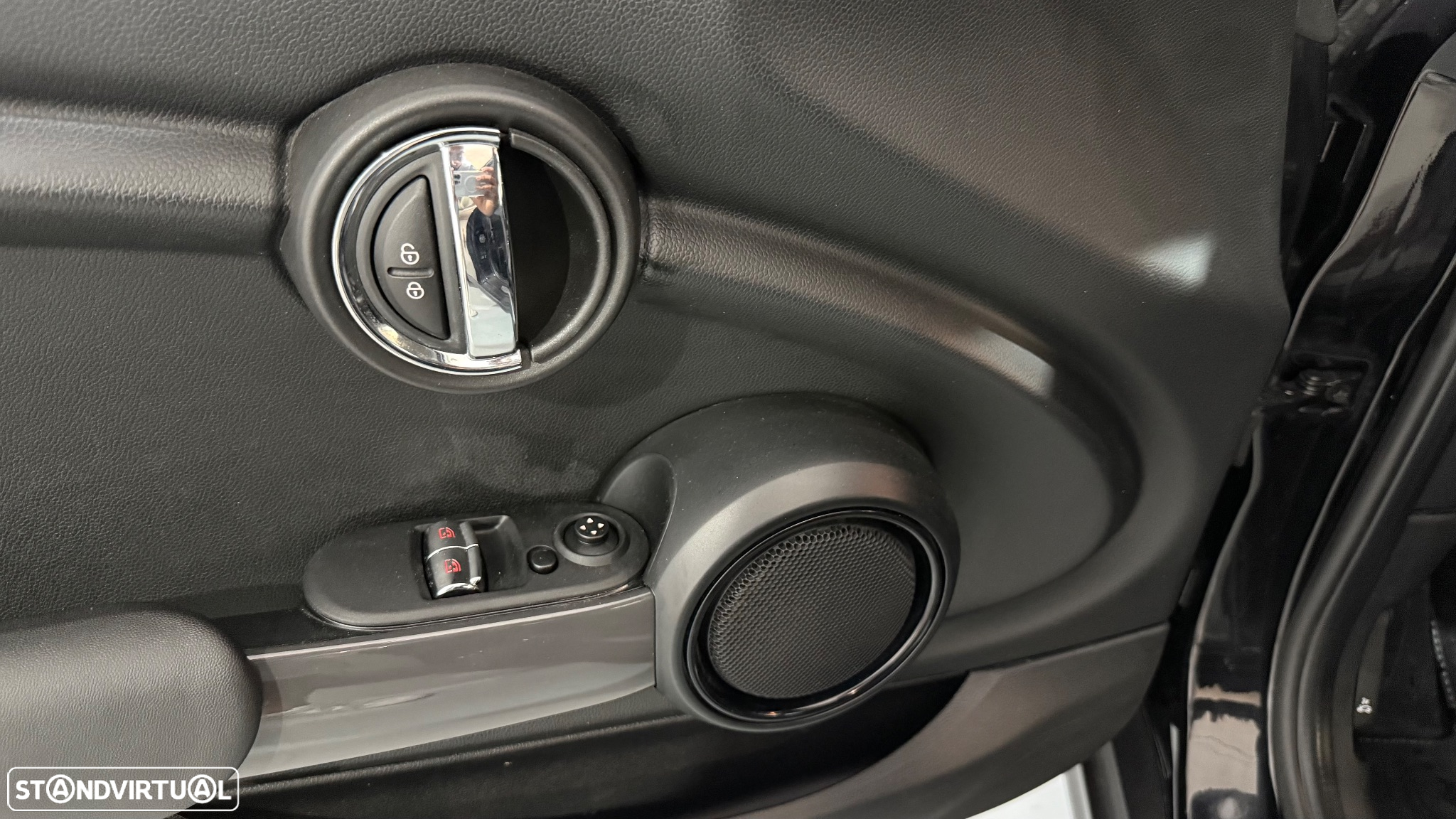 MINI 3 Portas One D - 12