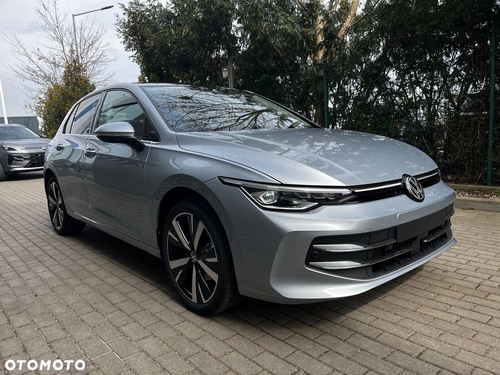 Volkswagen Golf - 10