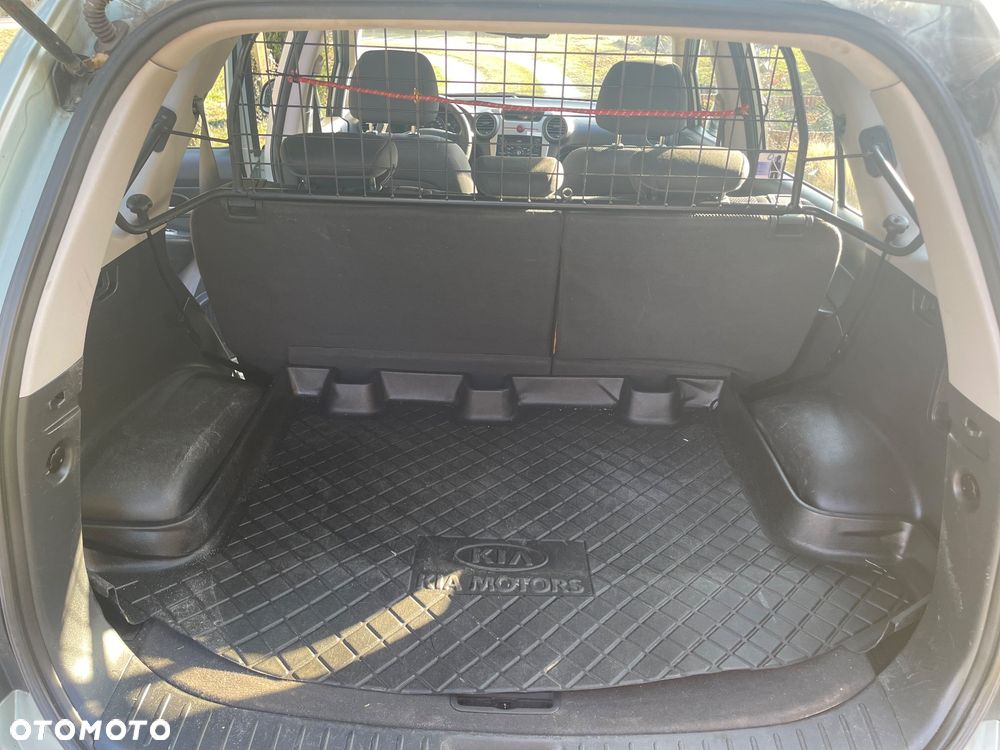 Kia Carens 2.0 CRDi Tour - 6