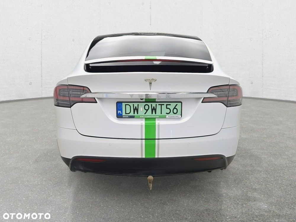 Tesla Model X - 6