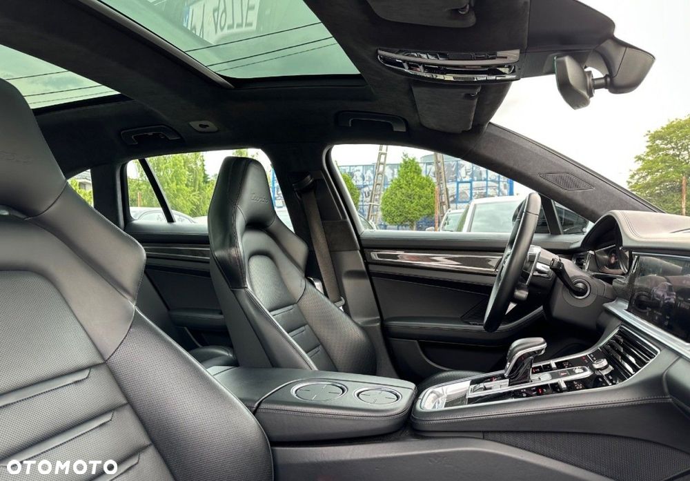 Porsche Panamera - 26