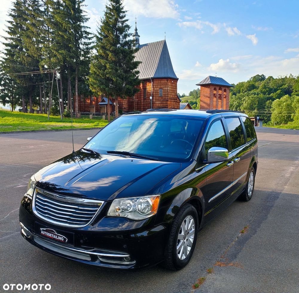 Chrysler Town & Country 3.6 Limited - 18