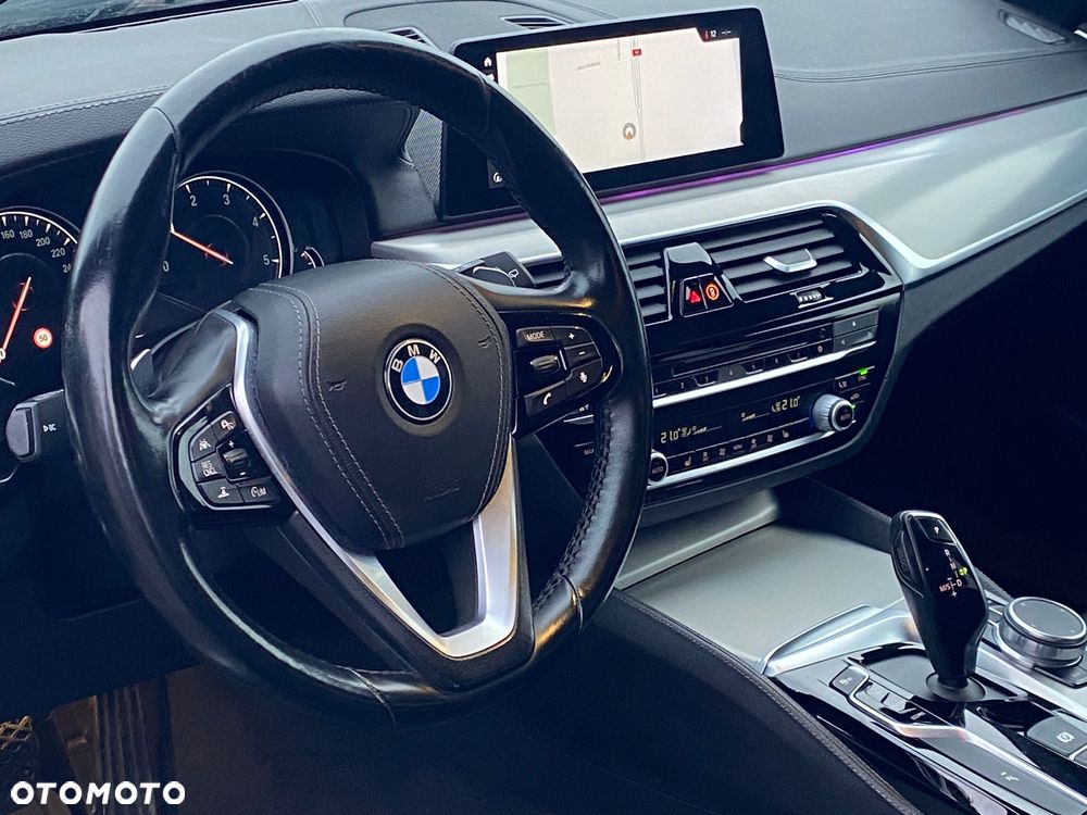 BMW Seria 5 520d xDrive Luxury Line sport - 15