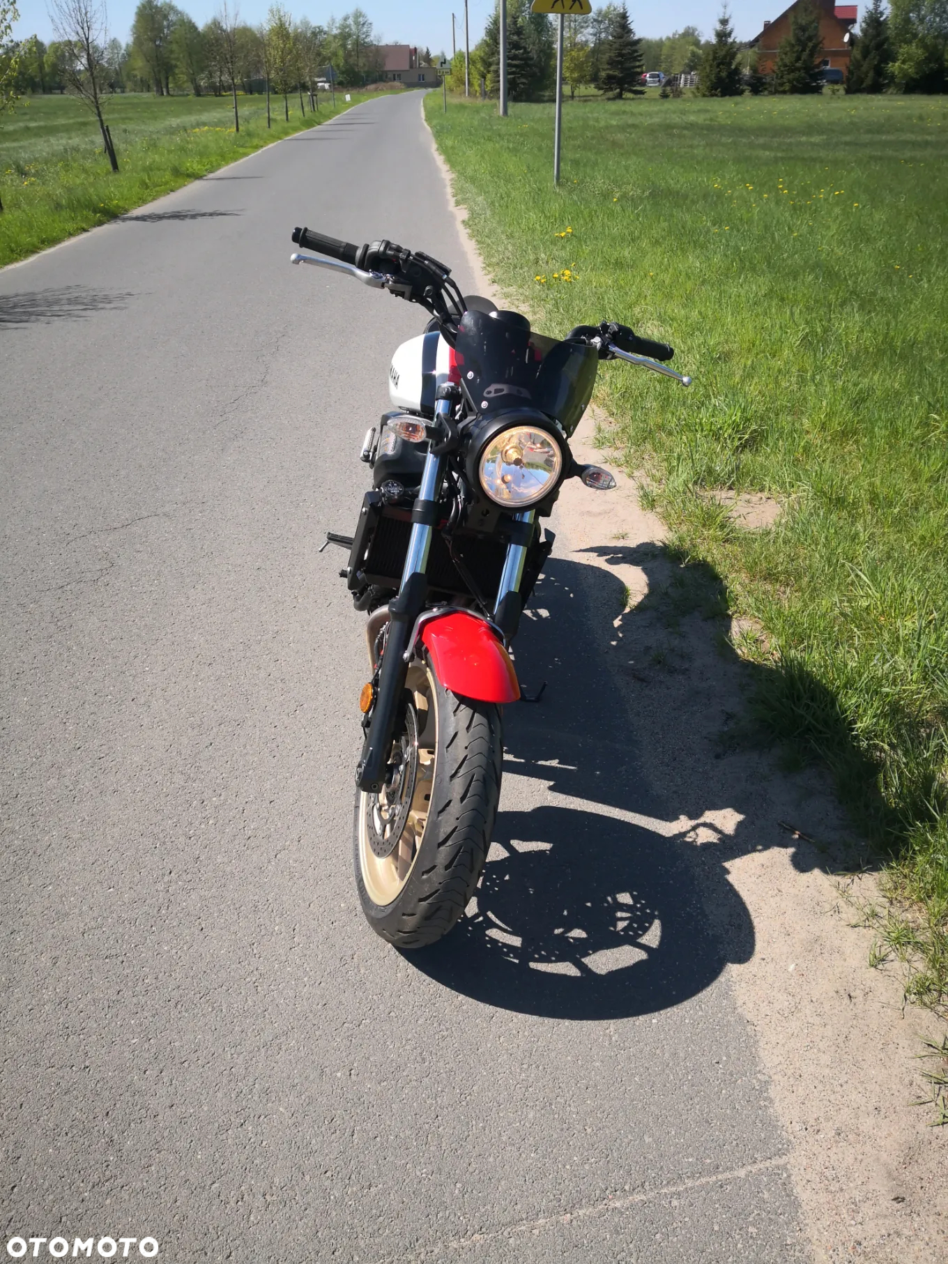 Yamaha XSR - 6