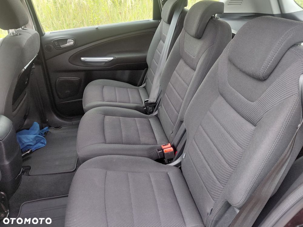 Ford S-Max - 11