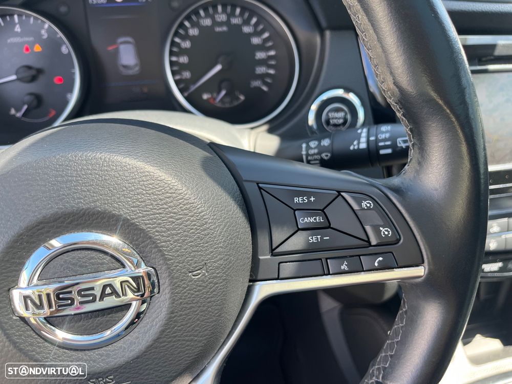 Nissan Qashqai 1.3 DIG-T N-Connecta J18 - 29
