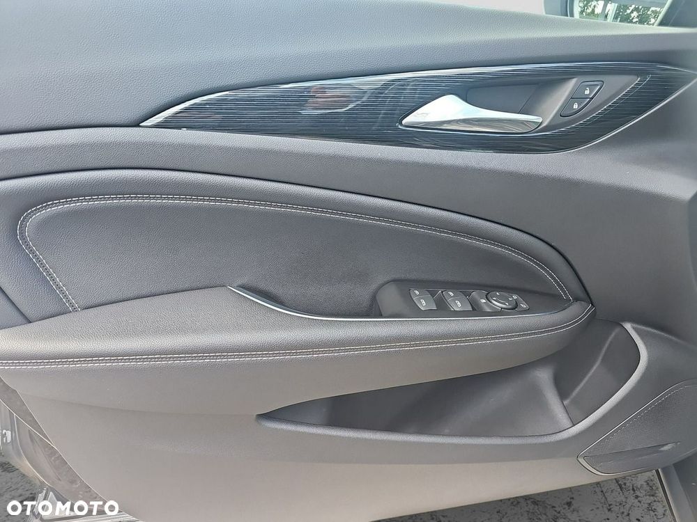 Opel Insignia - 21