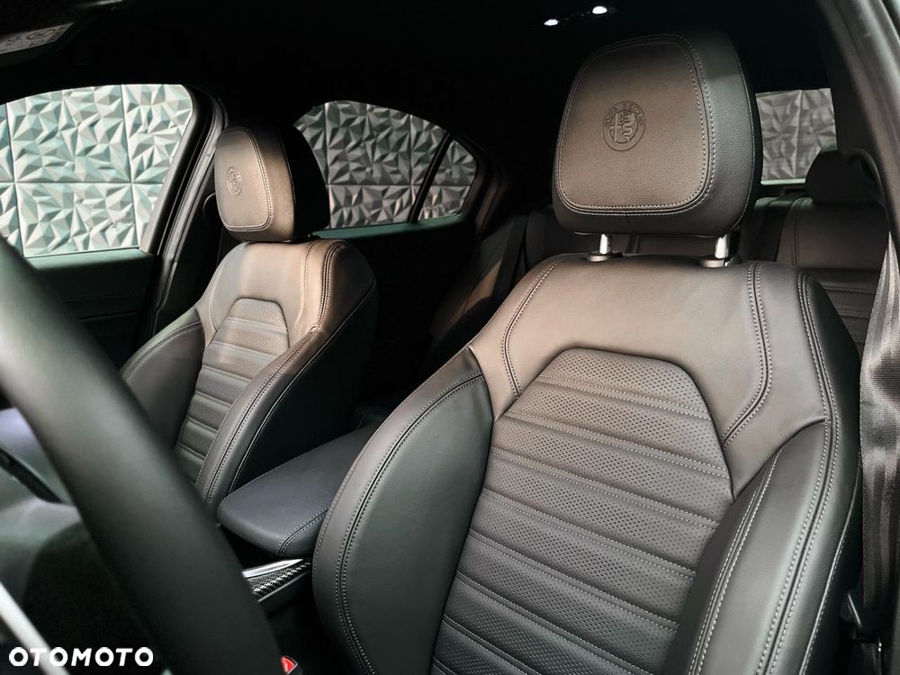 Alfa Romeo Giulia - 15