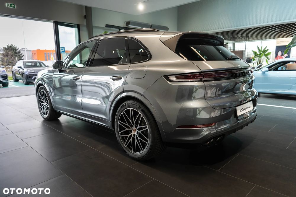 Porsche Cayenne E-Hybrid PHEV Black Edition - 2