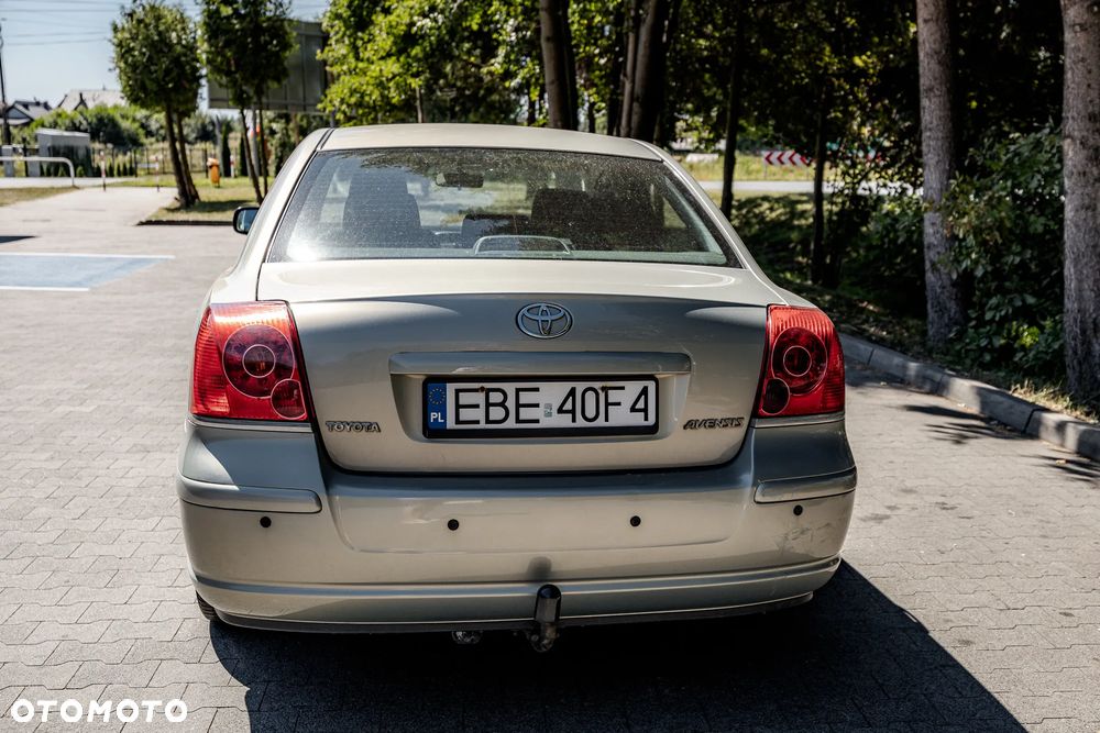 Toyota Avensis 1.8 VVT-i Luna - 4