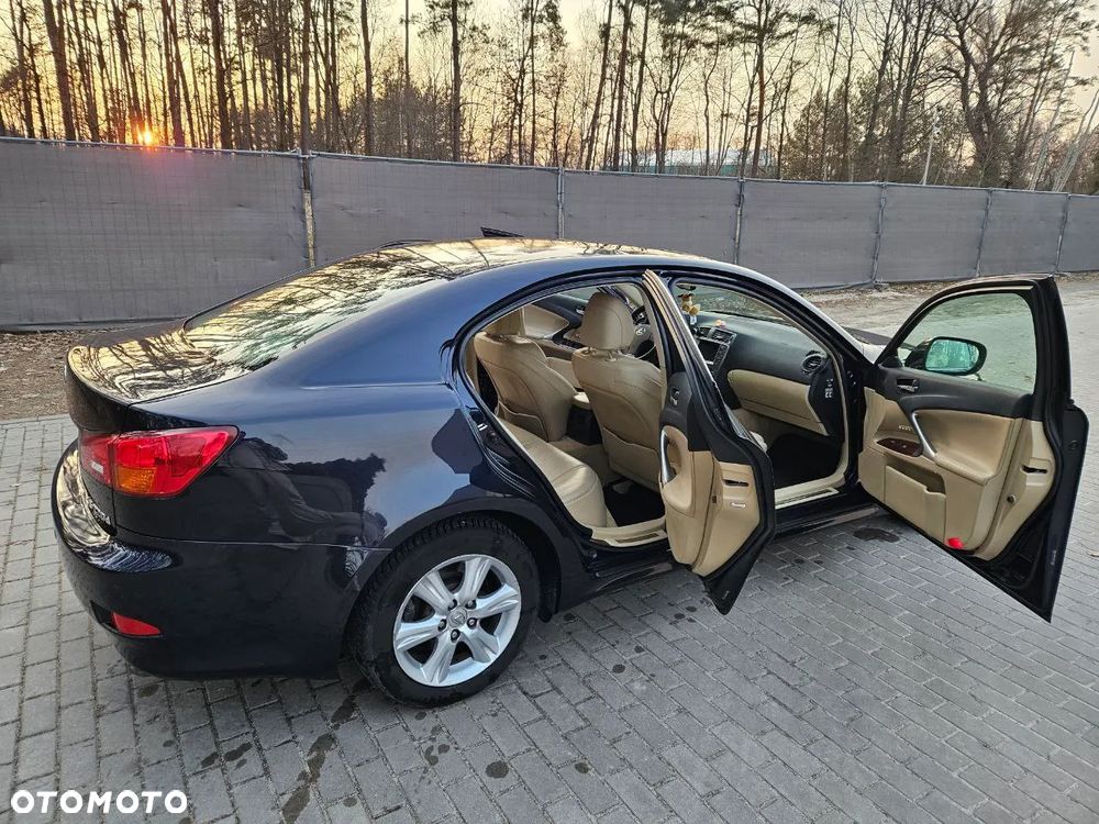 Lexus IS 220 D Prestige - 7